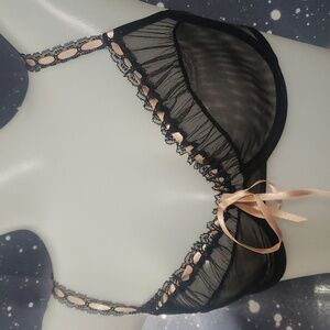Victoria's Secret black mesh bra lace vintage Y2K 34C 34 c